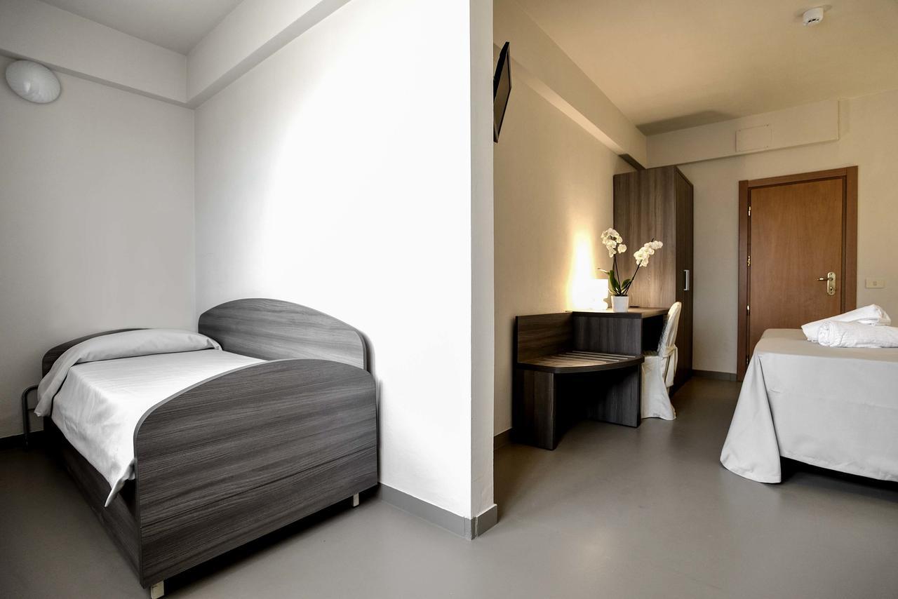 Hotel Crystal Marina di Pietrasanta Luaran gambar
