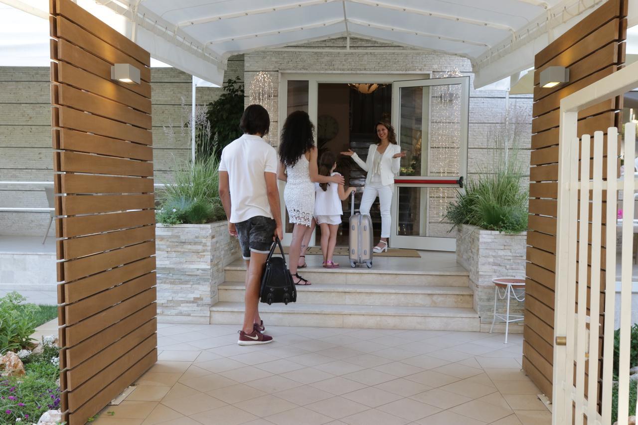 Hotel Crystal Marina di Pietrasanta Luaran gambar