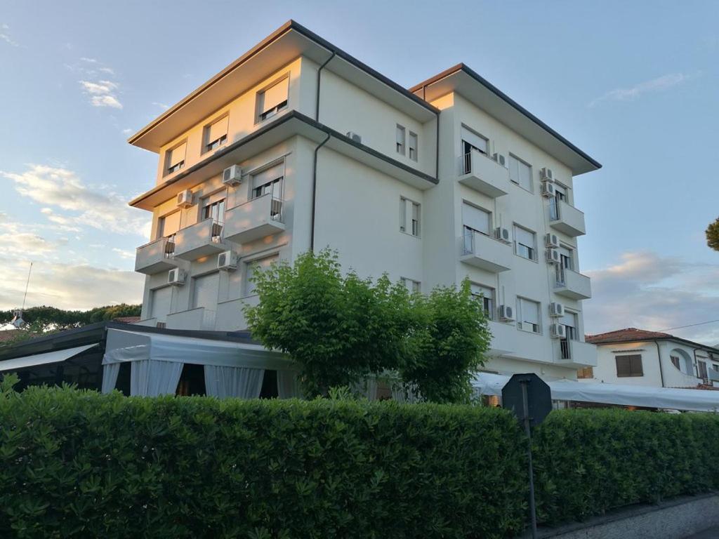 Hotel Crystal Marina di Pietrasanta Luaran gambar