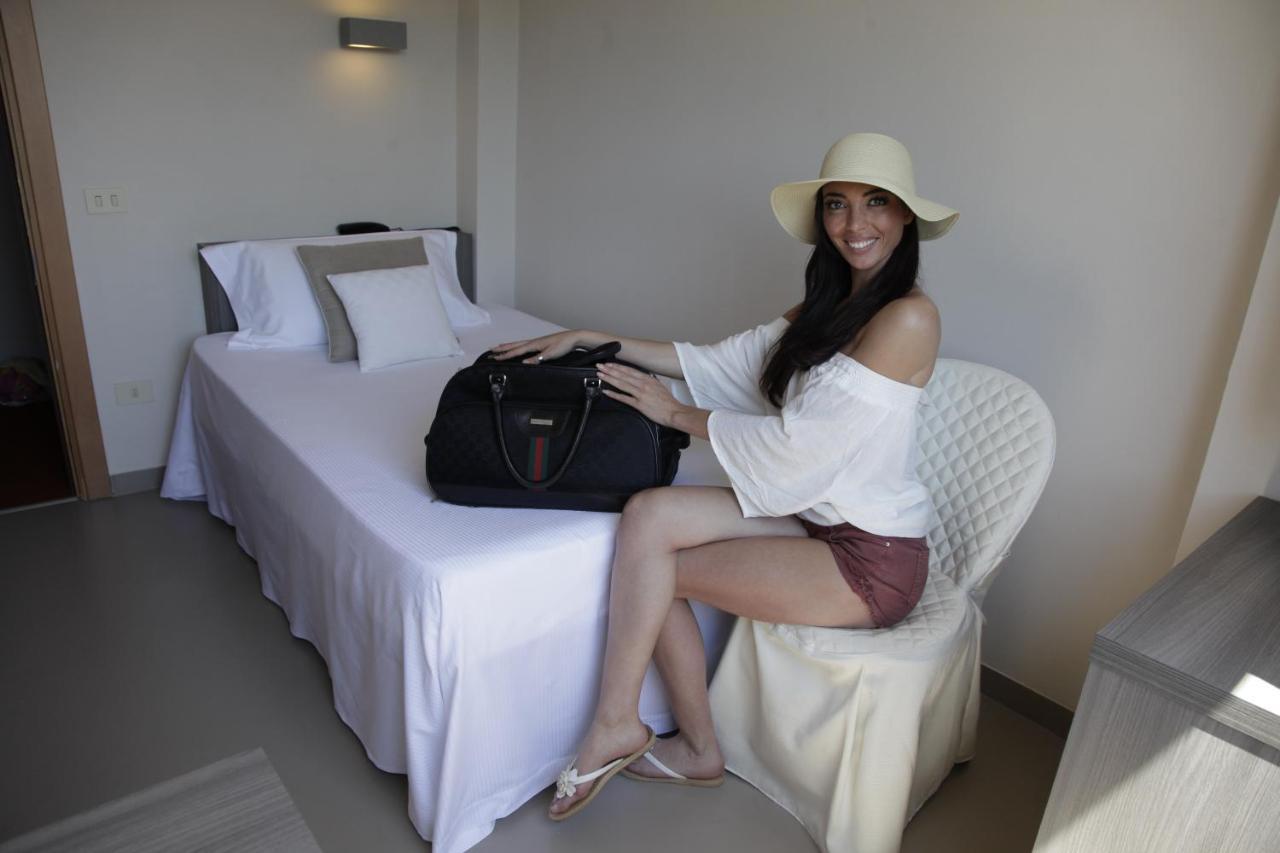 Hotel Crystal Marina di Pietrasanta Luaran gambar